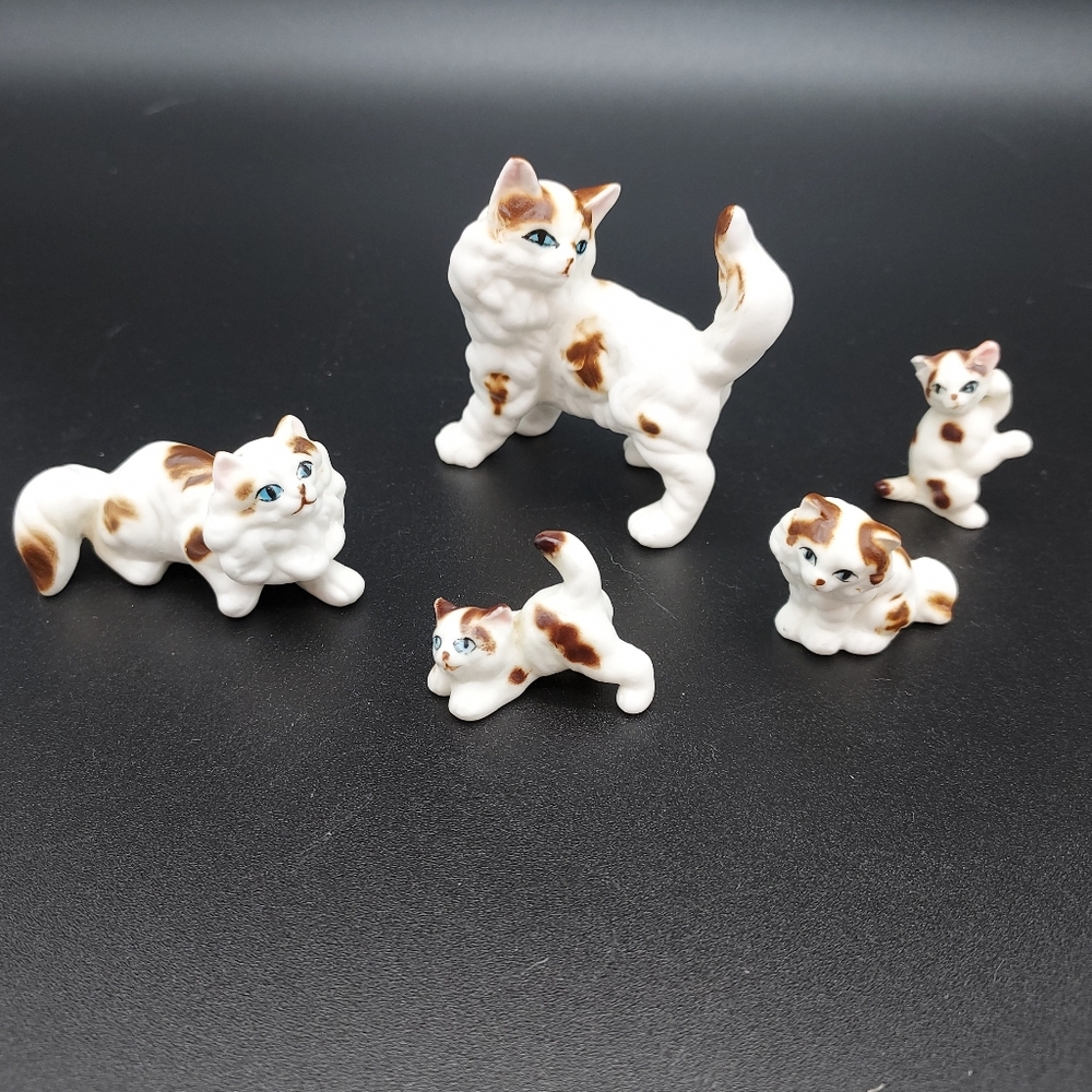 Vintage Cat set Miniature Figurine  Bone China Porcelain Japan Mom and 4 kittens